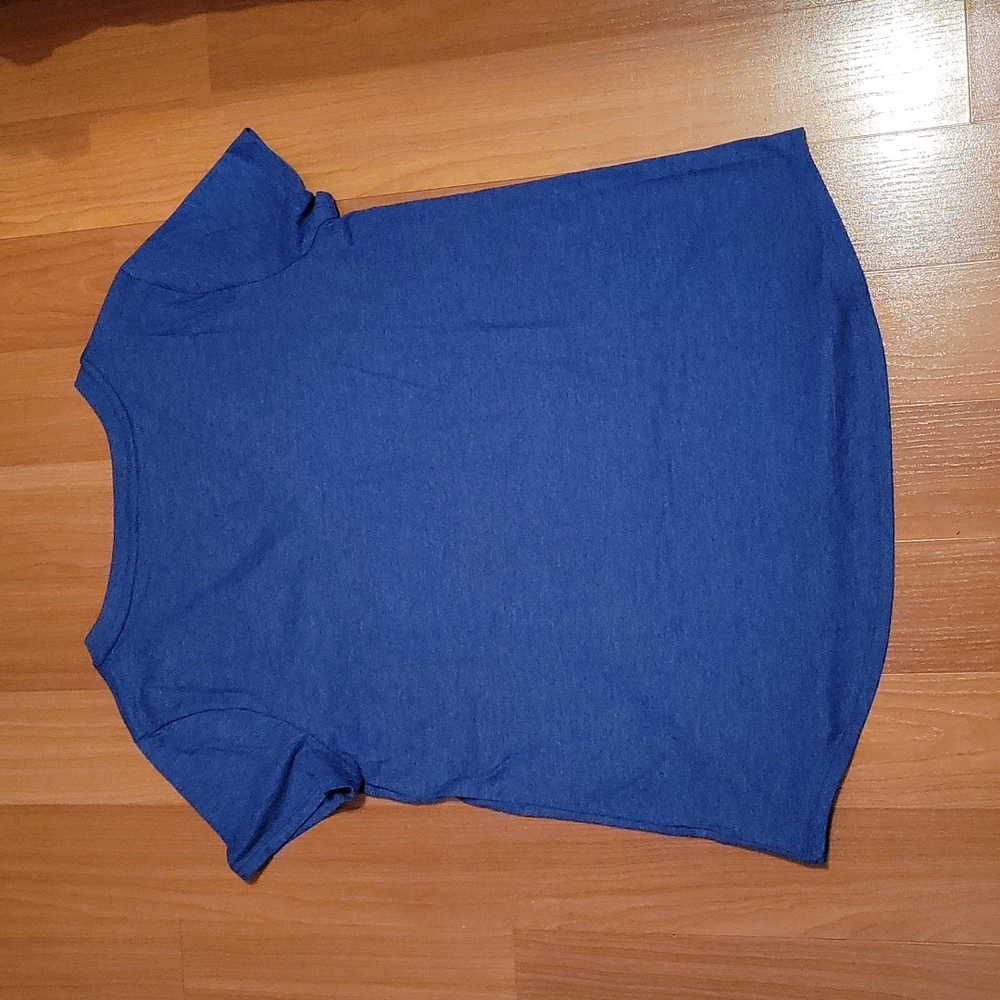 Mossimo Supply Co. V-neck shirt - Picture 4 of 4